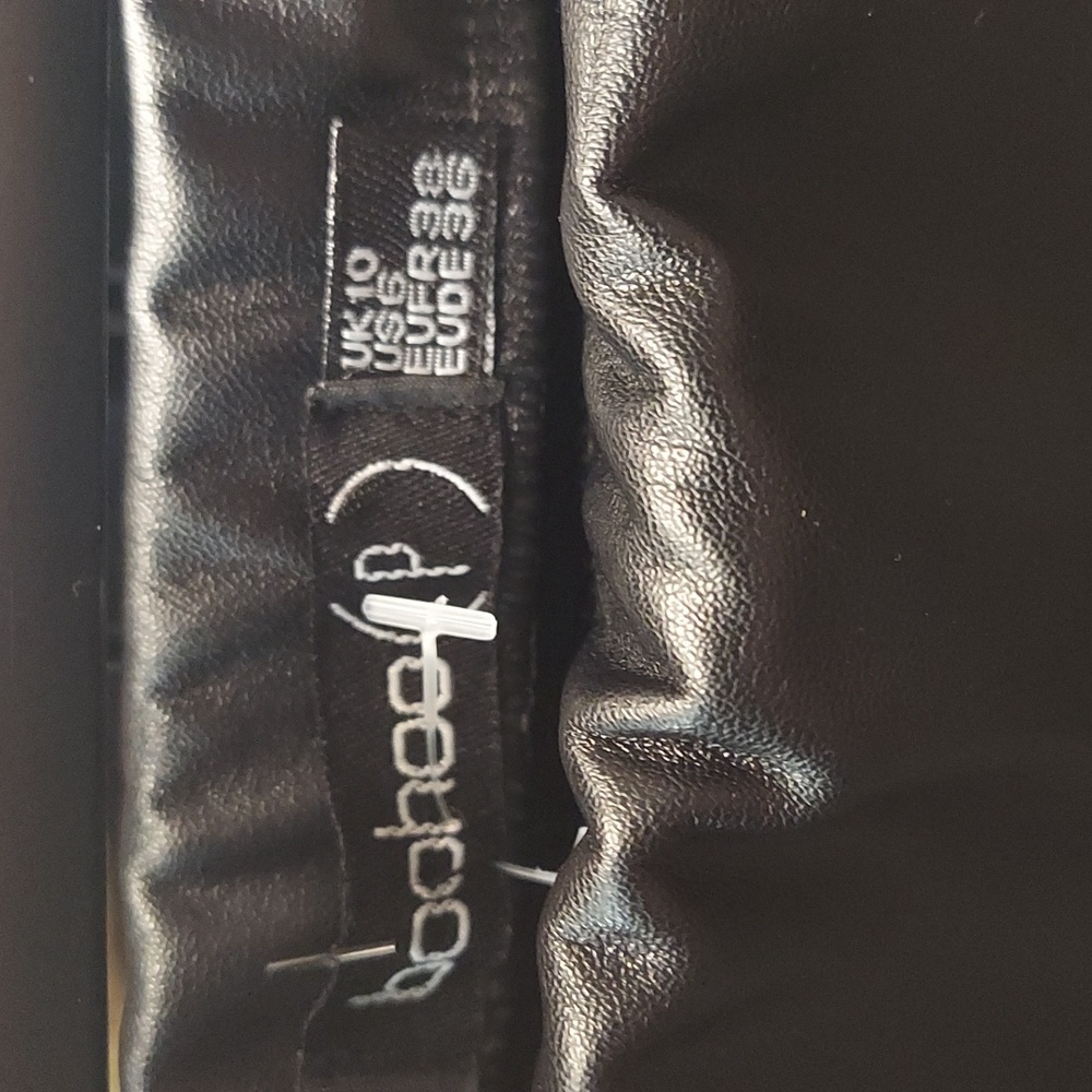 BOOHOO BLK LEATHER SKIRT - Picture 3 of 3